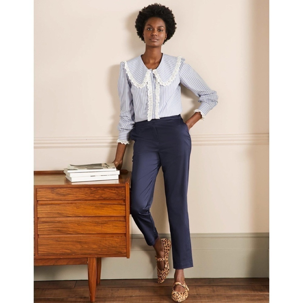 NWT BODEN Danby Pull On Pants
Navy